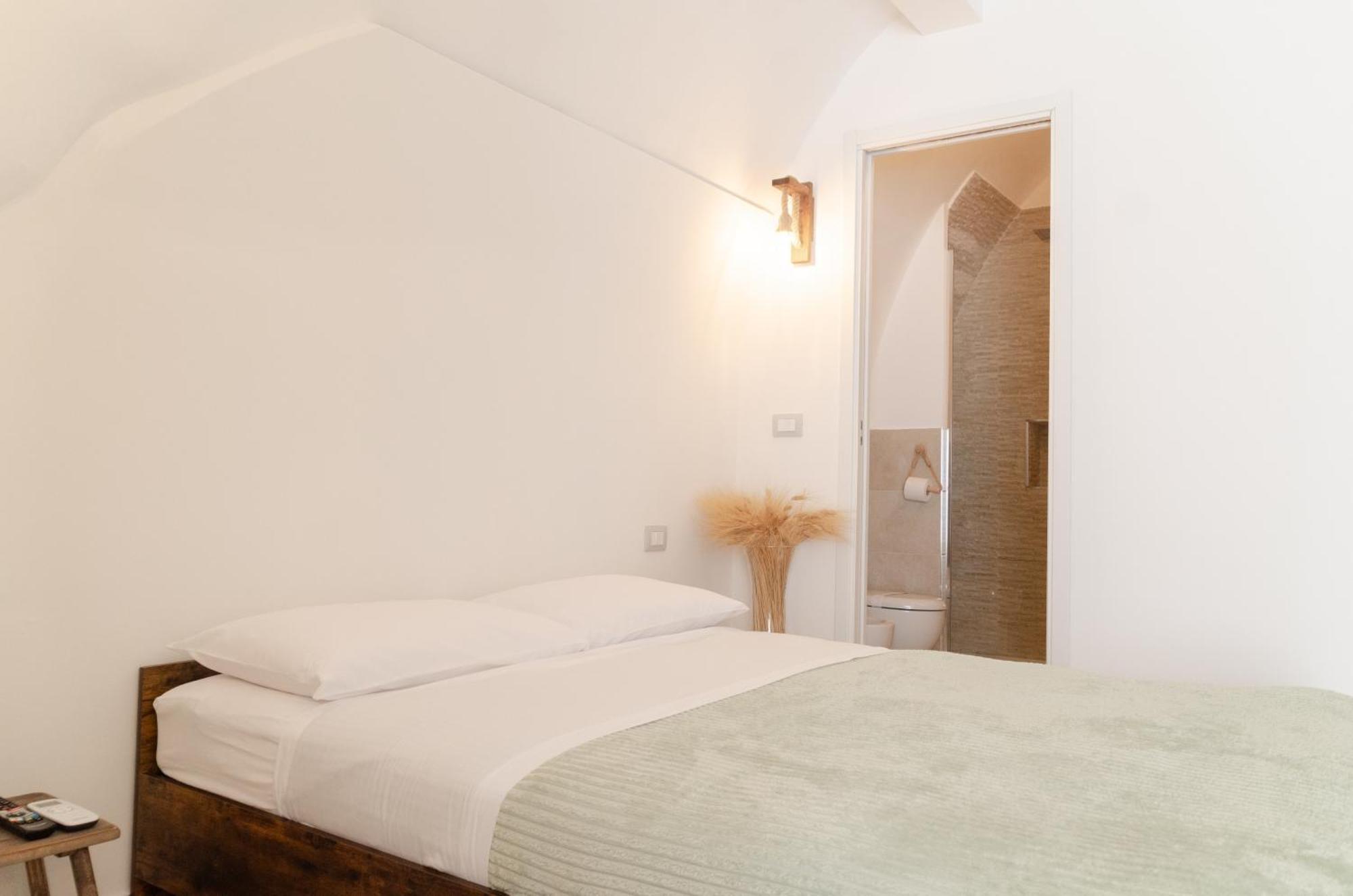 Aca Suite Luxury With Jacuzzi Adelfia Экстерьер фото